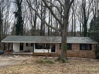 Building Photo - 1050 Crooked Creek Rd