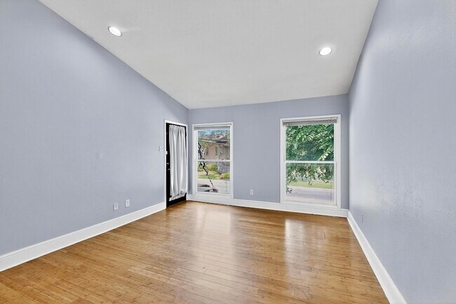 Building Photo - 7736 Meadow Rd