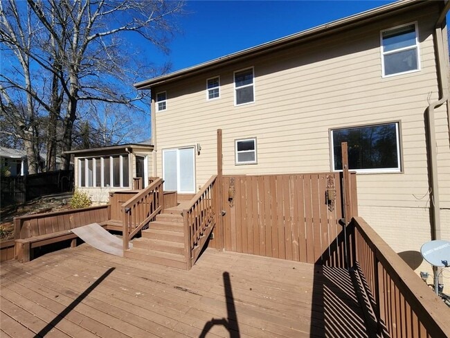 Building Photo - 885 Melody Ln