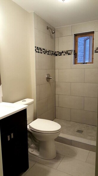 BATHROOM UPSTAIRS - 4812 S Damen Ave