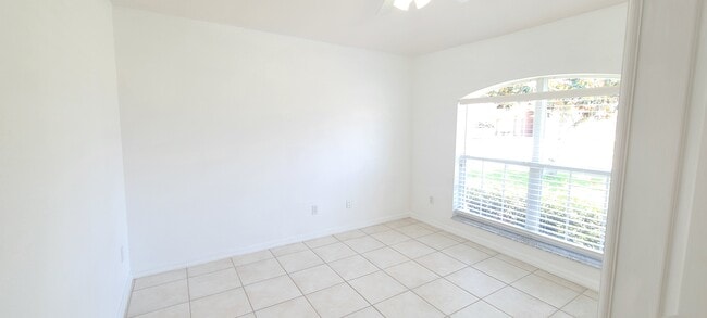 Building Photo - 1062 Crystal Creek Dr