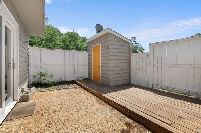 Building Photo - 5423 Pine Top Cir