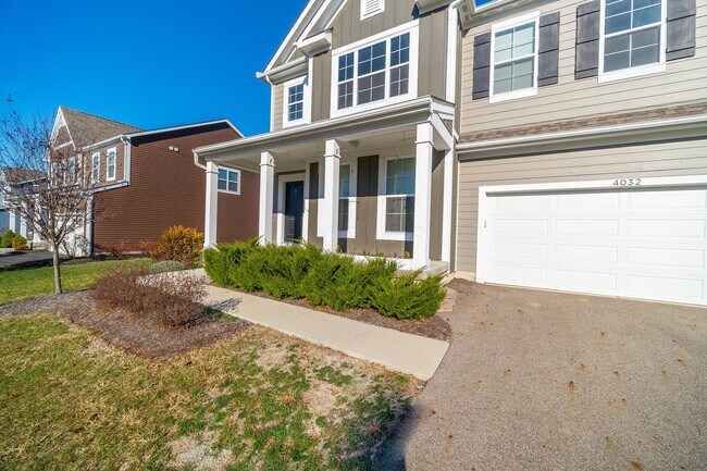 Building Photo - 4032 Stonehill Wy