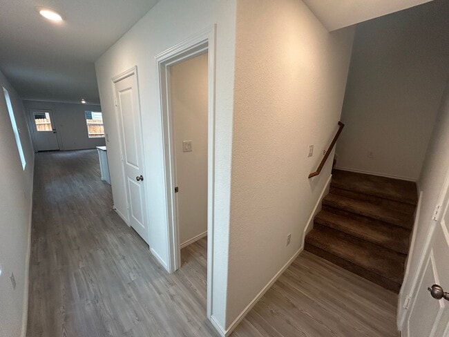 Building Photo - *MOVE IN SPECIAL* Rare Find: Affordable 3BR Ready for Immediate Move-In- Apartment-Style Living W...