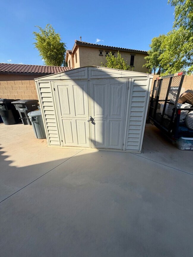 Building Photo - Spacious 6-bedroom, 2.5-bathroom home in Chandler, Welcome to the family friendly community of Su...