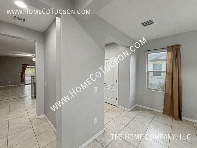 Building Photo - 11675 W Vanderbilt Farms Way