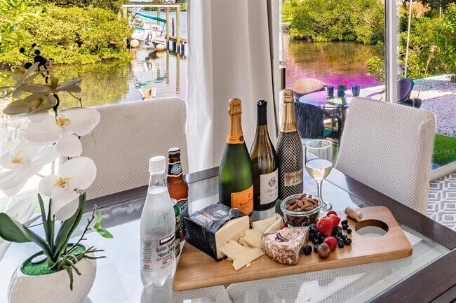 Building Photo - 607 Betmor Ln