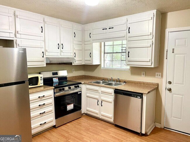Building Photo - 470 S Jeff Davis Dr