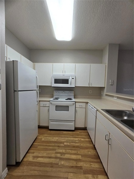 Building Photo - 1910 E Palm Ave