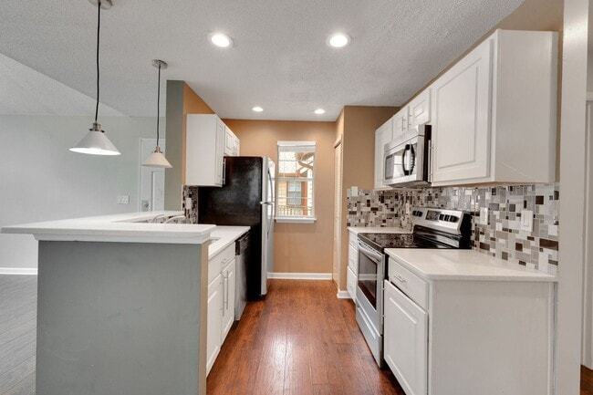 Building Photo - Charming 2BR Condo in Alpharetta