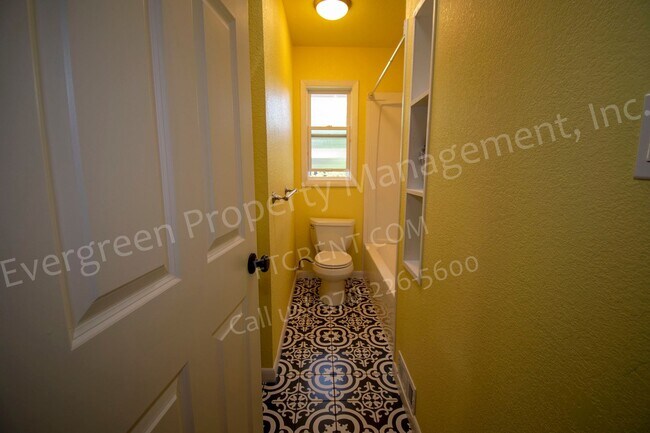 Building Photo - 3 Bed House in Northwest Fort Collins!
