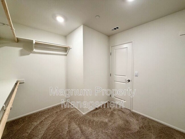 Building Photo - 31356 Sycamore Leaf Dr