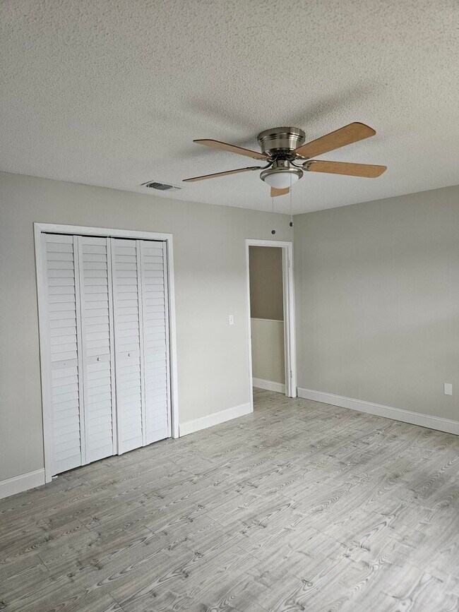 Building Photo - 313 Oxford Ct