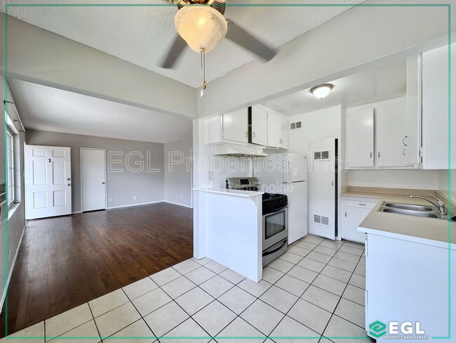 Building Photo - 11535 Sylvan St