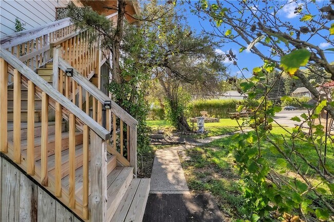 Building Photo - 1229 McKee Rd