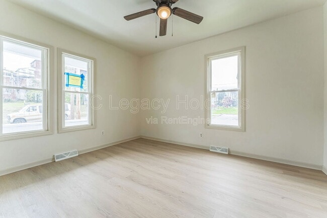 Building Photo - 421 Walnut Ave