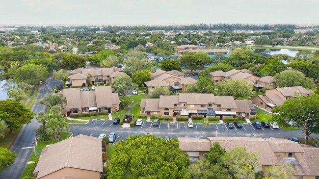 Building Photo - 2358 NW 37th Ave