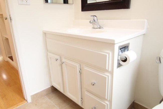 Building Photo - 1 bedroom in Los Angeles CA 90027