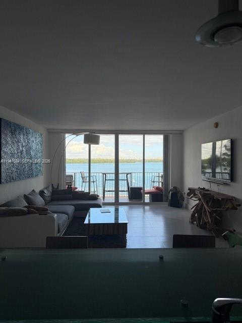 Building Photo - 10350 W Bay Harbor Dr