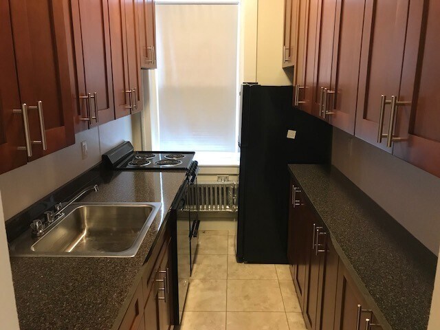 Building Photo - 1821 Beacon St