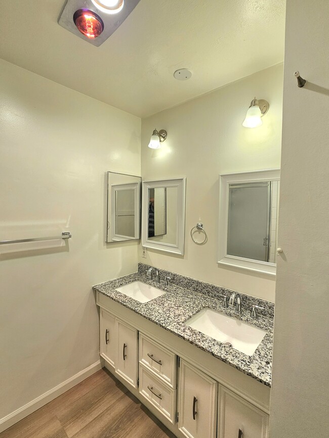 Master bath - 1749 S Carmelina Ave