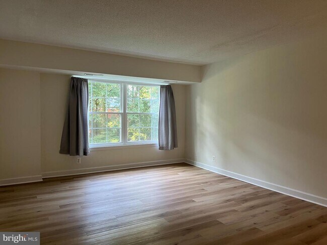Building Photo - 7651 Tremayne Pl