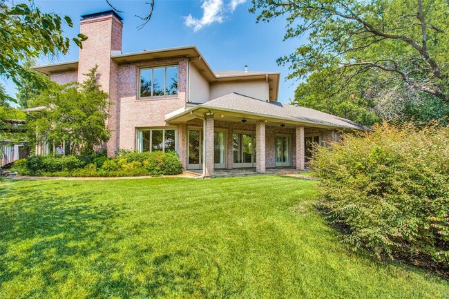 Building Photo - 6615 Willow Ln
