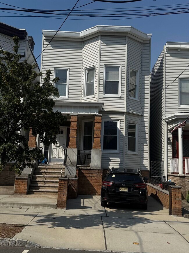 Primary Photo - 108 Shippen St