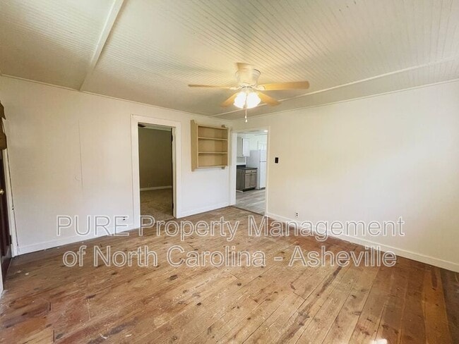 Building Photo - 164 N Spring St