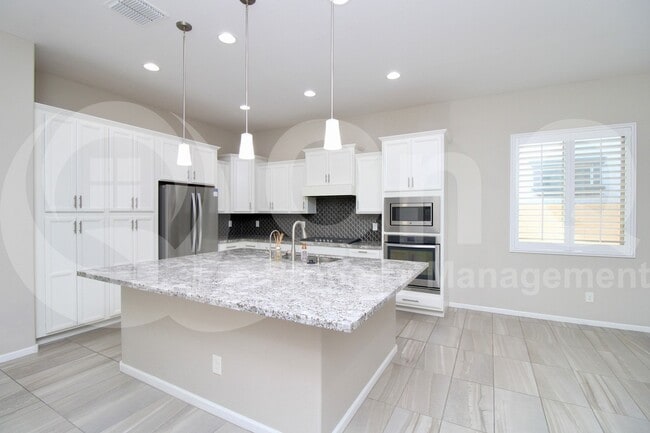 Primary Photo - 106 N Bay Dr
