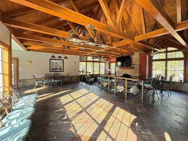 Building Photo - 2300 Old Spanish Trl