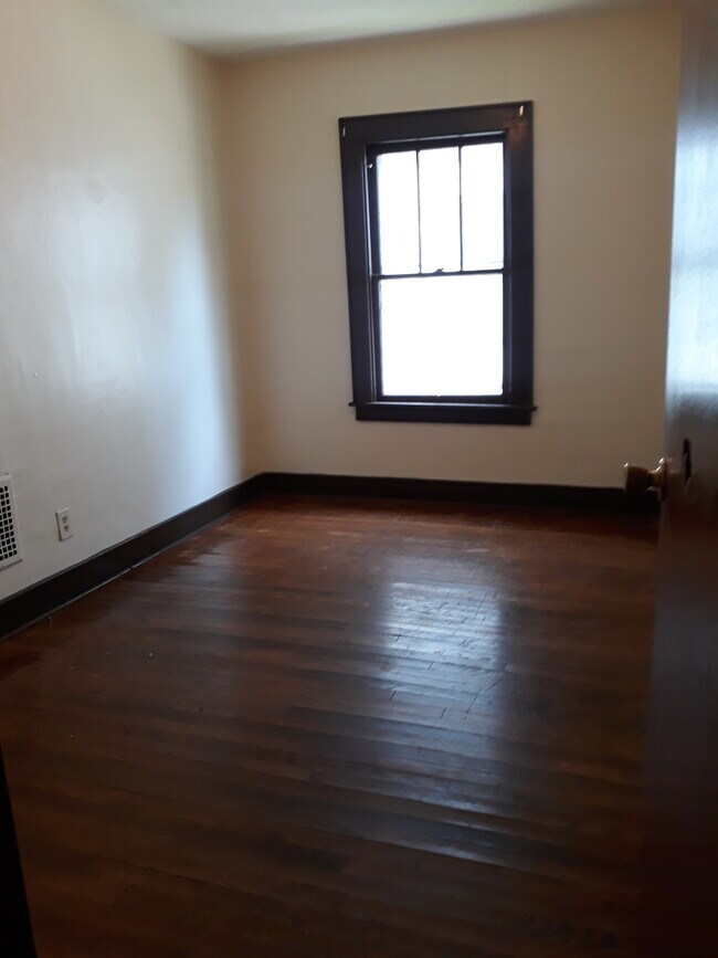 Building Photo - 265 Grand Ave