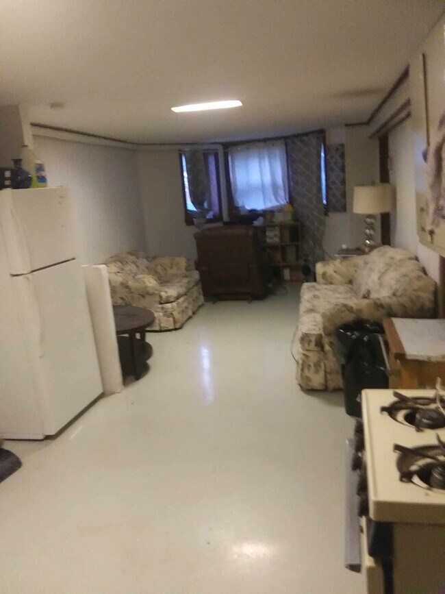 Building Photo - 3556 W McLean Ave