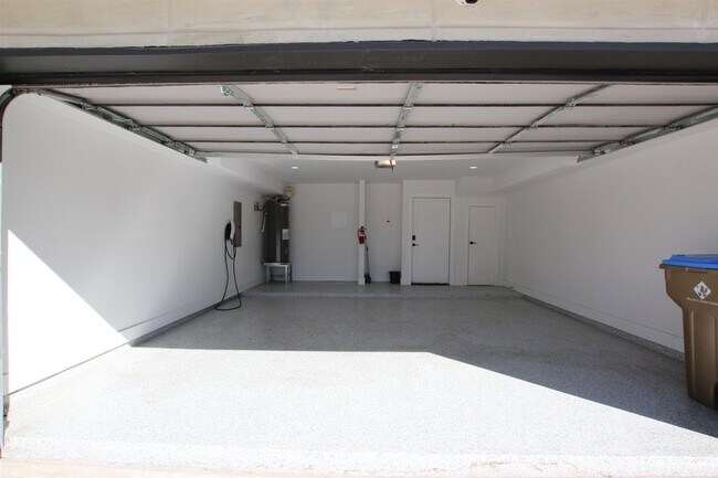 Building Photo - 203 Paschal St