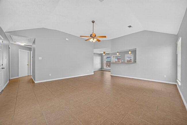 Building Photo - 18402 Willow Moss Dr