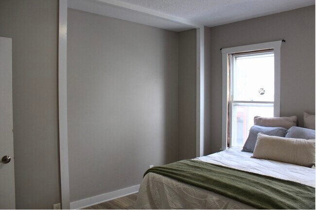 Building Photo - 4 Northend St