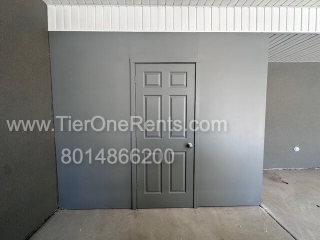Building Photo - Move-in special:  First month's rent free!