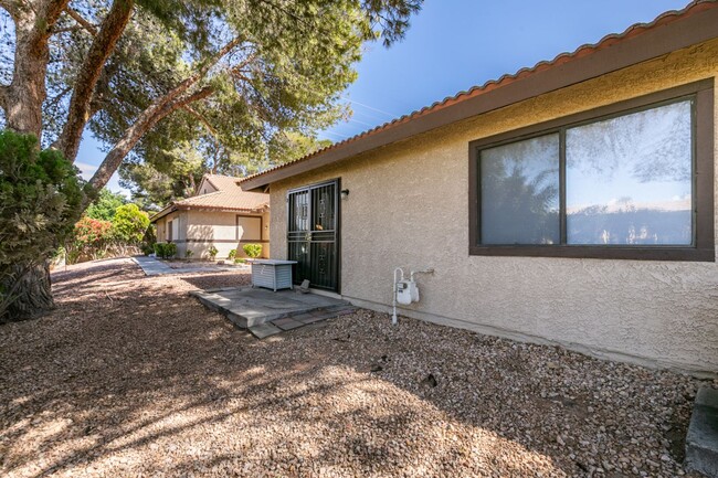 Building Photo - Cute and Cozy 2-bedroom 2-bathroom Townhom...