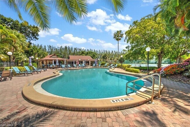 Building Photo - 1085 Forest Lakes Dr