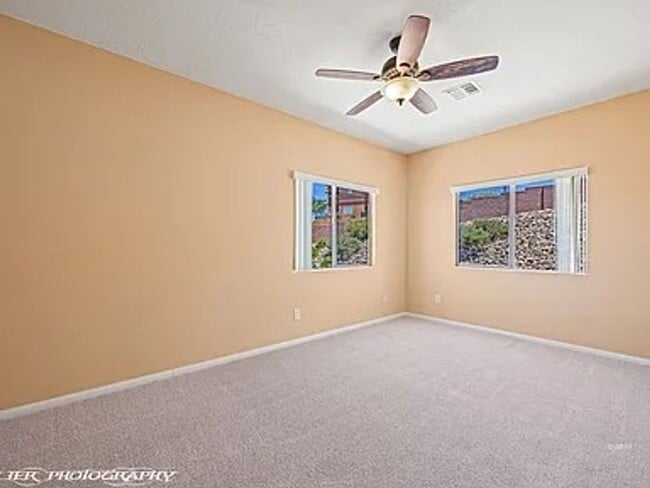 Building Photo - APPLICATION PENDING- Spacious & Move-In Re...
