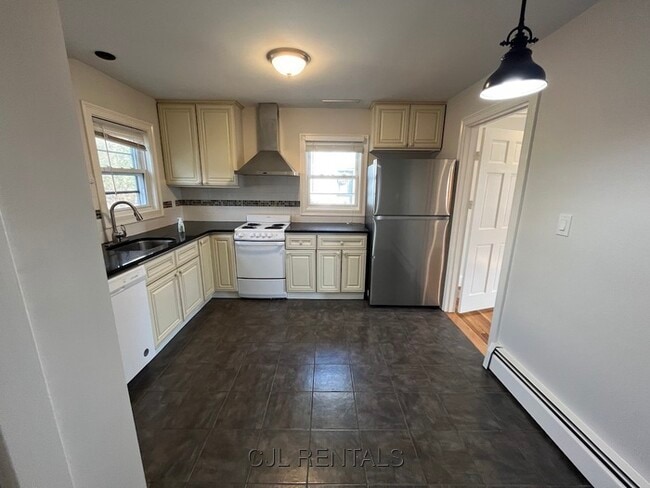 Building Photo - 30 Stearns Rd