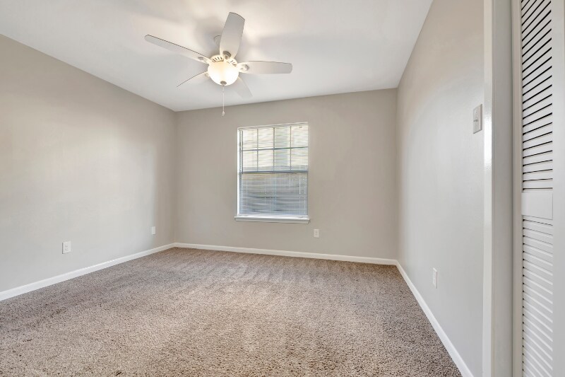 Building Photo - 306 Powers St