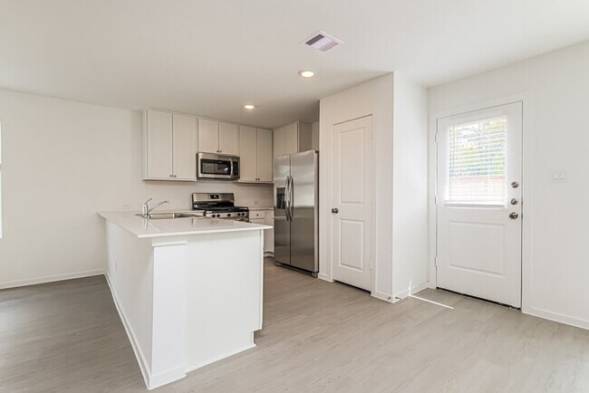 Building Photo - 1718 Lofty Cedar Ct