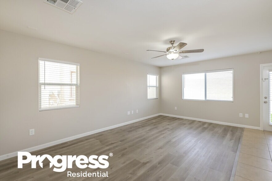 Building Photo - 6528 Blessed Thistle Ave