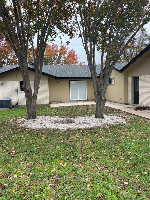 Building Photo - 300 Evergreen Cir