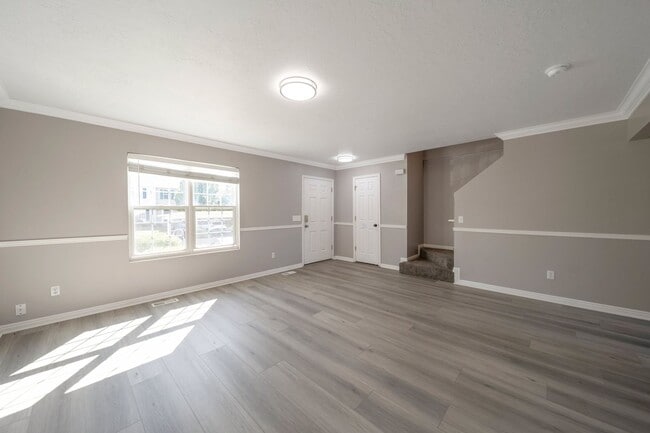 Building Photo - Modern 3 Bed, 3 Bath Home with Central Air...