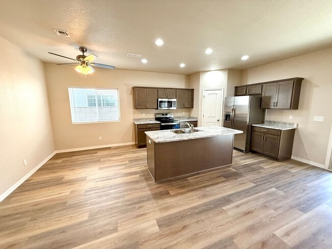 Building Photo - 3774 Meadowbrook Ln