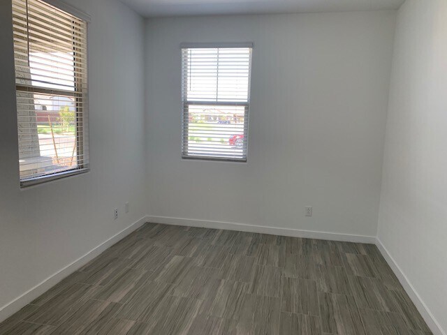 Building Photo - 14577 W Charter Oak Rd