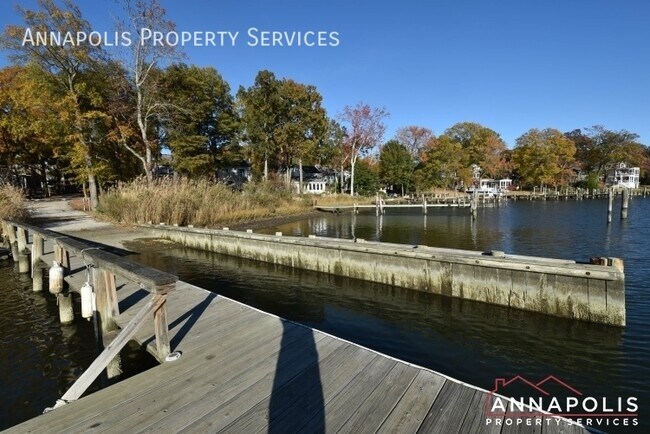 Building Photo - 1200 Bay Highlands Dr