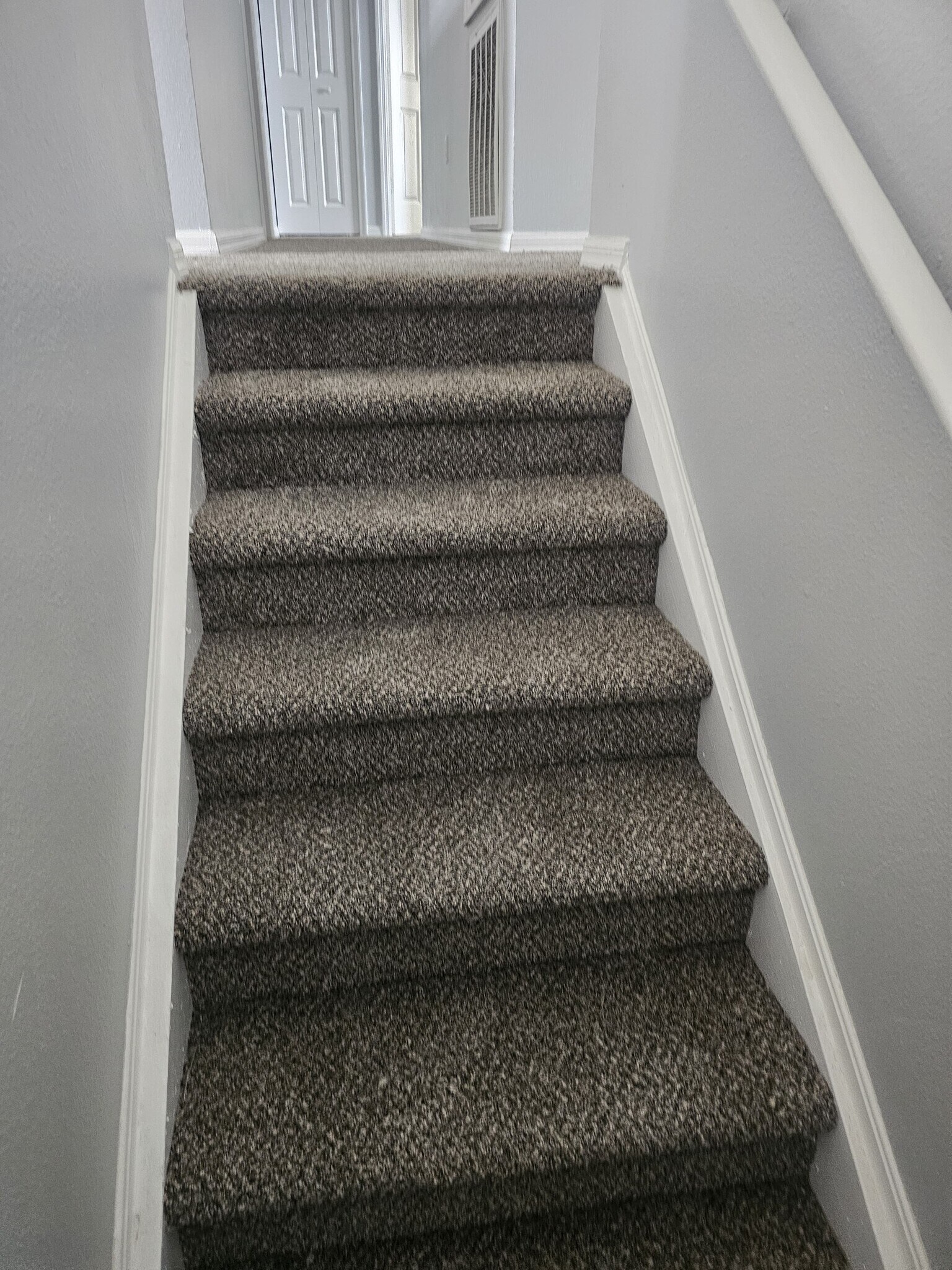 Building Photo - 302 Aylesbury Ct